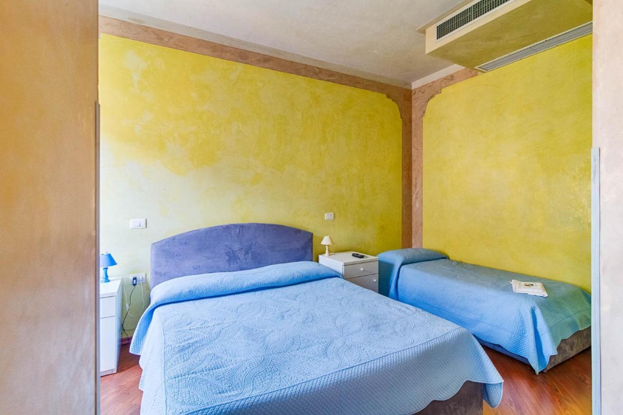 Lloyd Residence Triestino Екстериор снимка