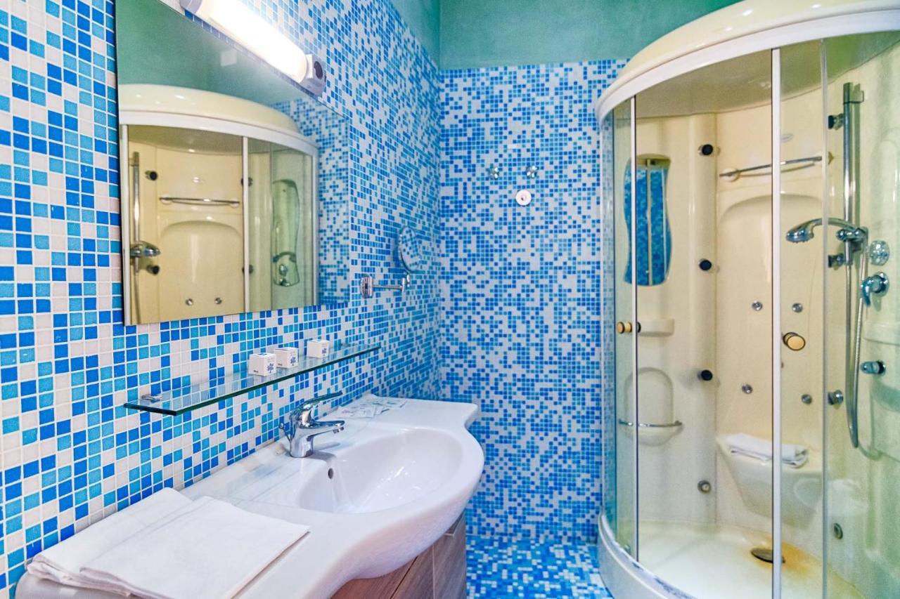 Lloyd Residence Triestino Екстериор снимка